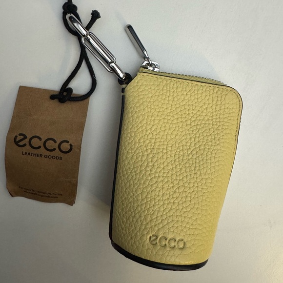Ecco Textured Key Pouch - Picture 2 of 3
